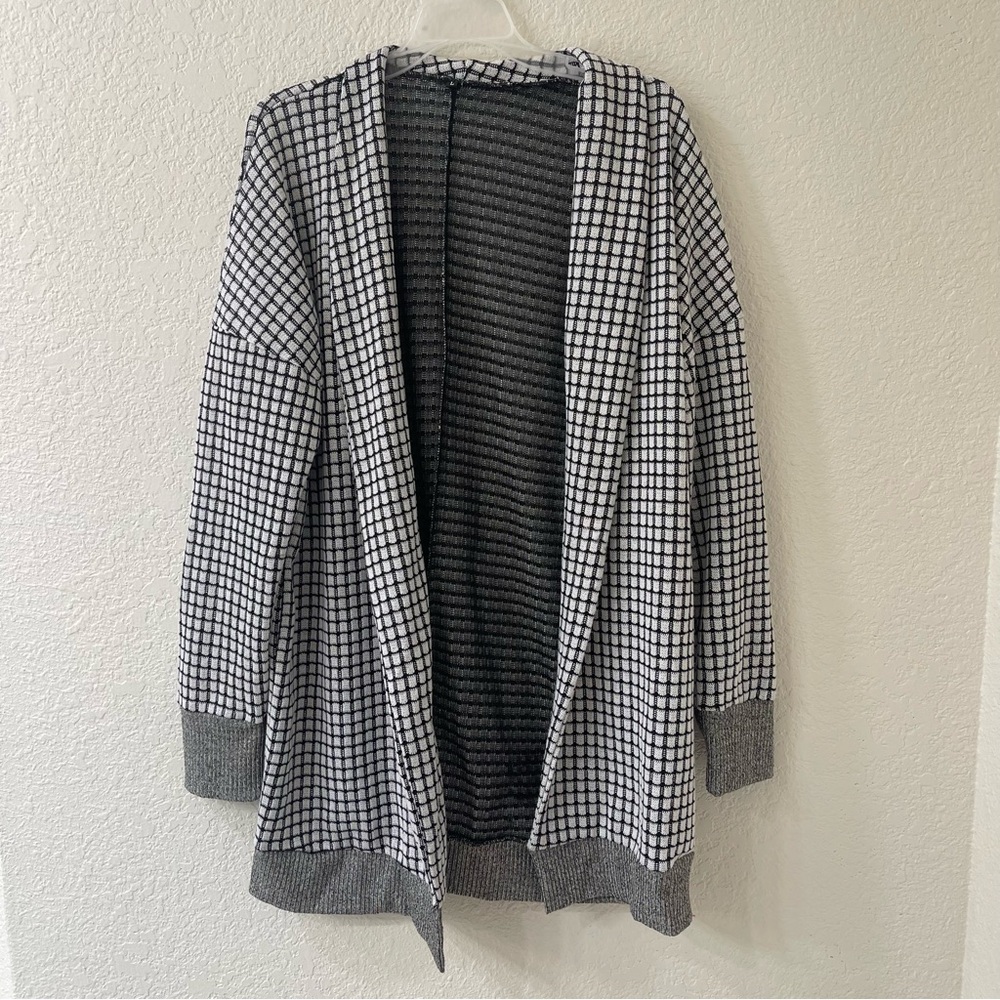 Women’s Checkered Gray Cardigan